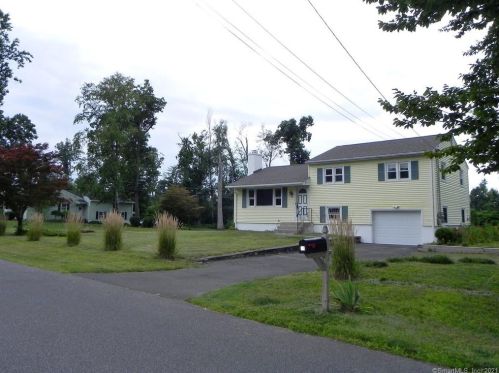 38 Mist Hill Dr, Brookfield Center, CT 06804-1620