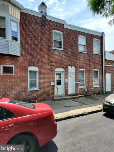 601 Van Buren St, Wilmington, DE 19805-3247