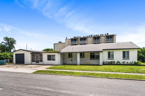 401 12 Ave, Boynton Beach FL  33435-6034 exterior