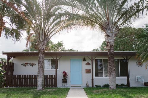 937 Westwind Dr, West Palm Beach, FL 33408-4218