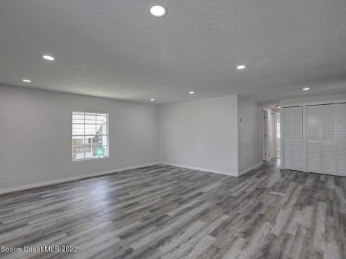 1112 Oriole Cir, Sebastian FL  32976-7521 exterior