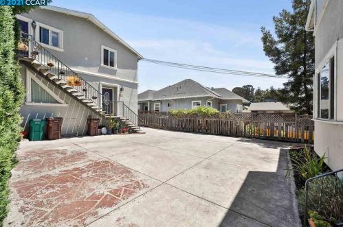 1347 26 St, Oakland CA 94606-3243 exterior