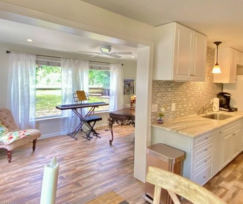 2070 Golden Gate Blvd, Naples, FL 34120-1860