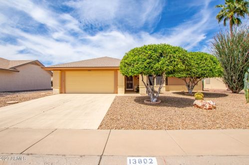 13802 Oak Glen Dr, Sun City, AZ 85375-5436