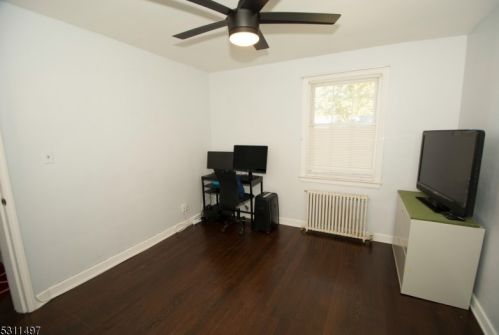 17 Elmwood Ter, Elmwood Park NJ  07407-1729 exterior