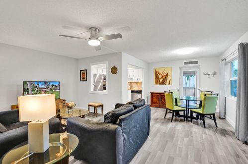 450 Capri J, Delray Beach, FL 33484-5110