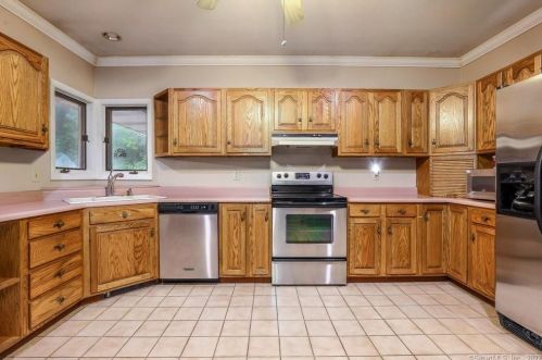 161 Heritage Rd, Putnam CT  06260-2737 exterior