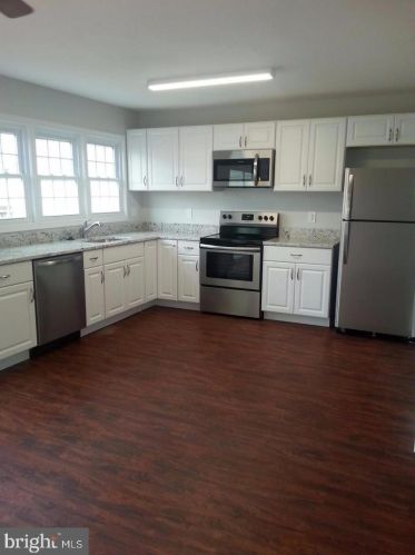 14090 Kramer Pl, Woodbridge VA  22193-5929 exterior