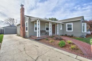 244 Hawthorne St, Salinas CA  93901-3118 exterior