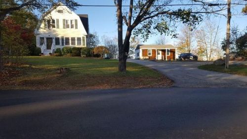 176 Henshaw St, Leicester, MA 01524-1236