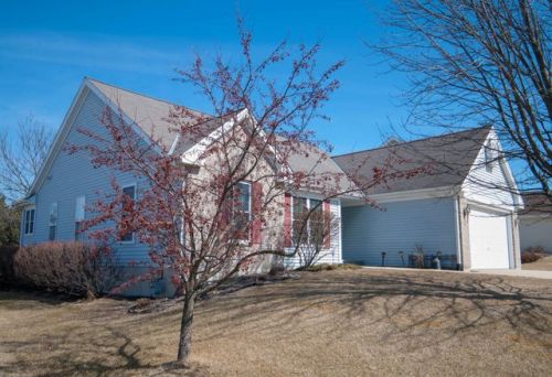 1220 Kestrel Ct, Waukesha, WI 53189-7776