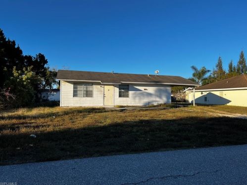 1120 Gifford Ave, Lehigh Acres, FL 33936-7147
