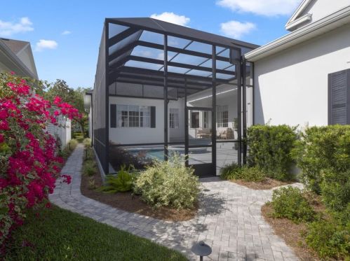 1070 Nash Dr, Kissimmee FL  34747-4319 exterior