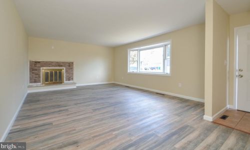 422 Stones Crossing Rd, Easton, PA 18045-3753
