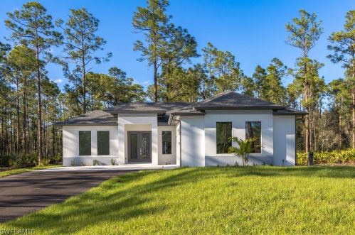 3825 36th Ave, Naples, FL 34117