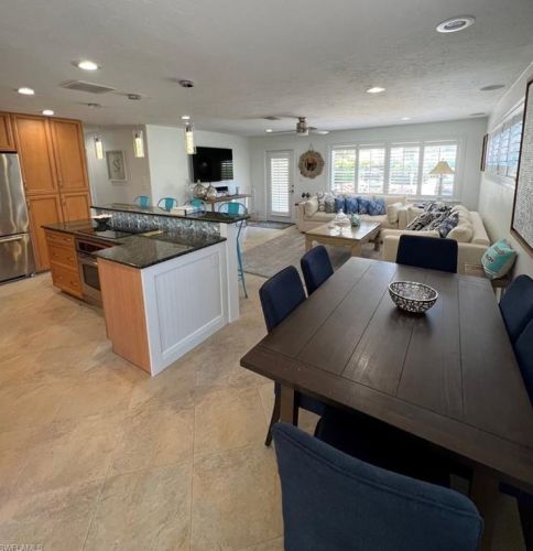 1243 10th Ave, Naples FL  34120-3634 exterior