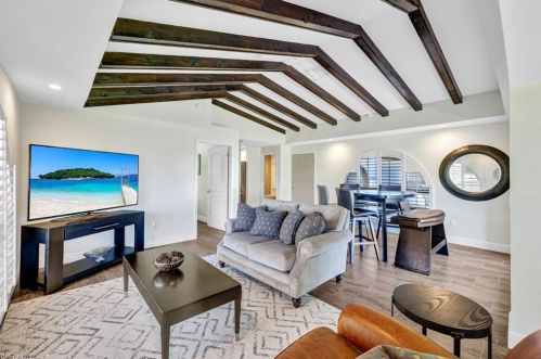 550 Alameda Ct, Marco Island FL  34145-5830 exterior