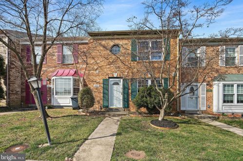 2885 Bowes Ln, Woodbridge, VA 22193-1248