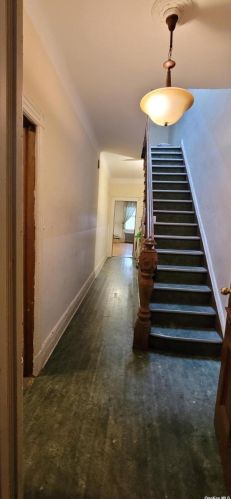 30-70 41st St, Long Island City, NY 11103-1025