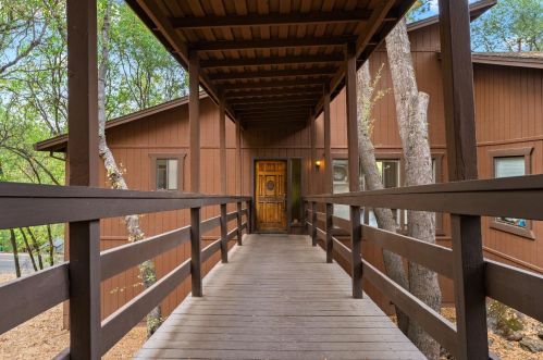 19750 Explorer Dr, Lake Wildwood, CA 95946-9478