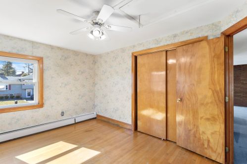 1 Cole St, Salem NH  03079-3931 exterior