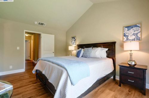 3530 Whitehall Ct, Pleasanton CA  94588-3507 exterior