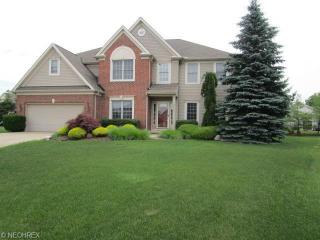 21611 Fairfield Pl, Cleveland, OH 44149-9236