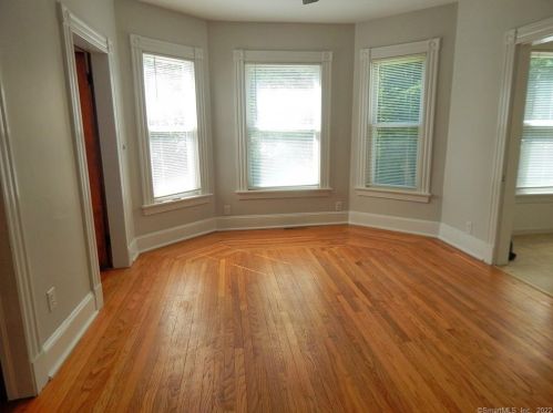 38 Oak Ave, Huntington CT  06484-3028 exterior