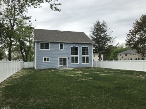 6 Old Stirling Rd, Warren NJ  07059-5810 exterior