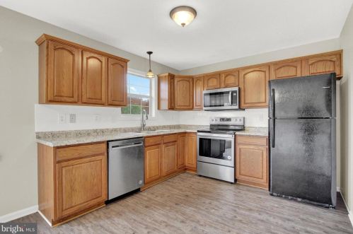 90 Hemlock Dr, Hanover PA  17331-9422 exterior