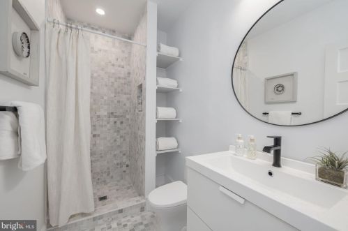 3843 Beecher St, Washington DC 20007-1802 exterior