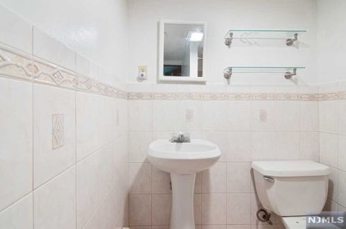 162 Summer Ave, Newark NJ  07104-2614 exterior