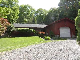 39 Branch Ct, Kent Lakes, NY 10512-3765