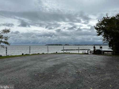 48 Essex Pl, Montross VA  22520-4028 exterior