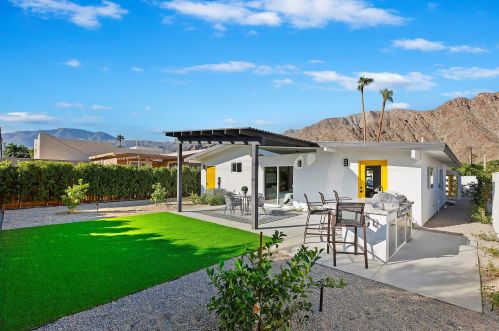 52152 Avenida Alvarado, La Quinta CA  92253-3229 exterior
