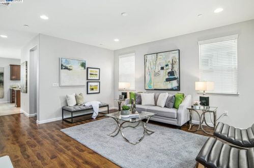 7056 Mariposa Ln, Pleasanton CA  94568-2569 exterior