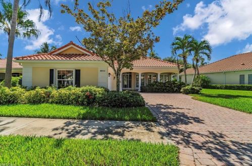 4822 Martinique Way, Naples, FL 34119-9550