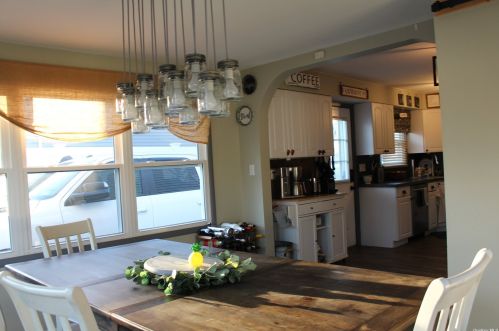 35 Hartford St, North Lindenhurst NY  11757-3843 exterior