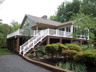 276 Overlook Ln, Clarksville, VA 23927-2435