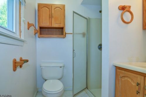 6 Sandra Rd, East Amwell Township NJ  08551-1009 exterior