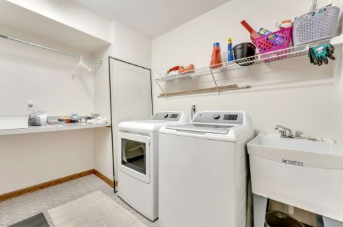 647 Brookside Dr, Crown Point IN  46307-4369 exterior