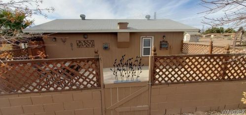 1643 Vly Dr, Mohave Valley AZ  86440-8583 exterior