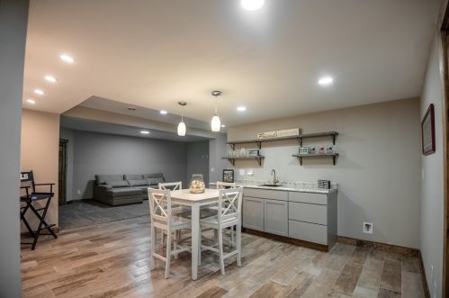 323 Blackhawk Rd, Beaver Falls PA  15010-1405 exterior