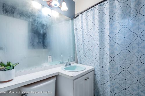 49 Cooks Bridge Rd, Jackson Twp NJ  08527-2523 exterior