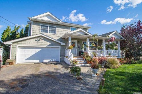 187 Secatogue Ln, West Islip, NY 11795-4746