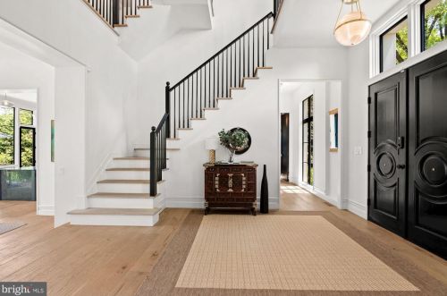 4929 Lowell St, Washington, DC 20016-2604