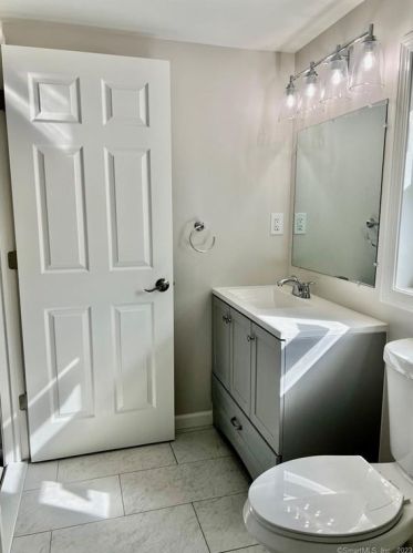 444 Berkshire Ave, Bridgeport CT  06608-1337 exterior