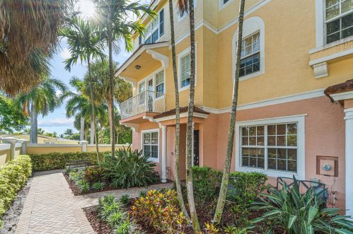 101 Harbors Way, Boynton Beach, FL 33435-2400