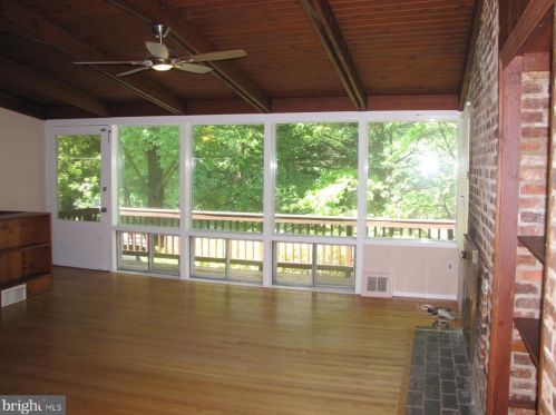 2901 Pine Spring Rd, Falls Church VA  22042-1317 exterior