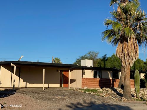 8365 Balfour Dr, Tucson, AZ 85710-2526